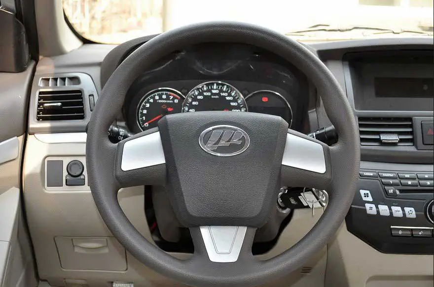 Lifan 720 1.8 VIP Interior steering