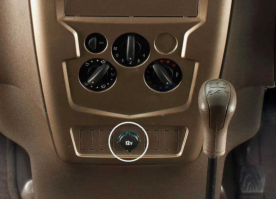 Mahindra Supro VX 8 STR Interior