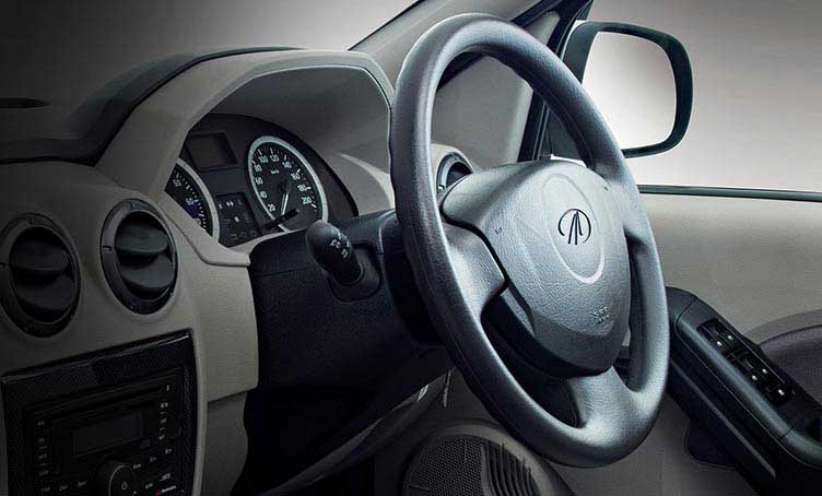 Mahindra Verito Vibe CS 1.5 D4 Interior steering