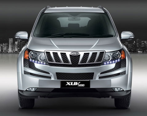 Mahindra XUV 500 W8 4WD Front View