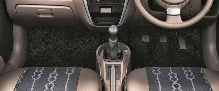 Maruti Suzuki Alto 800 Lxi Anniversary Edition Interior gear and foot controls