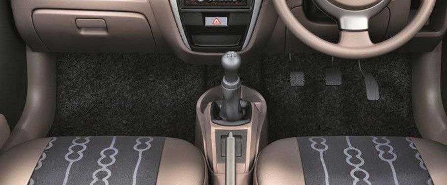 Maruti Suzuki Alto 800 Std Interior gear and foot controls