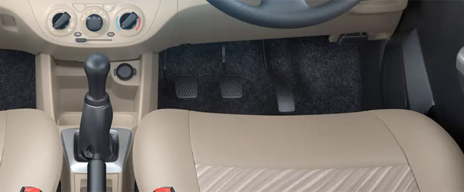 Maruti Suzuki Alto K10 VXI AT Interior foot controls