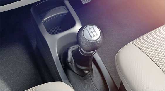 Maruti Suzuki Wagon R LXi CNG Avance Edition Interior gear