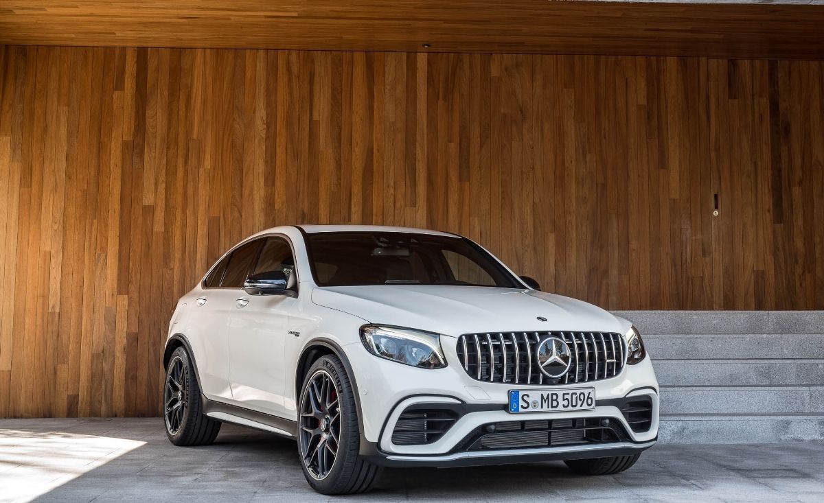 Mercedes Benz AMG GLC63 S front cross view