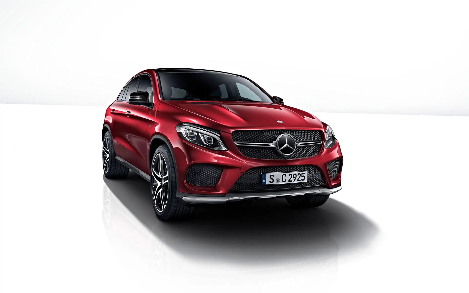 Mercedes Benz AMG GLE 450 front cross view
