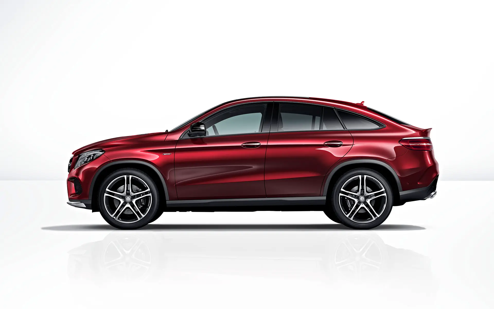 Mercedes Benz AMG GLE 450 side view