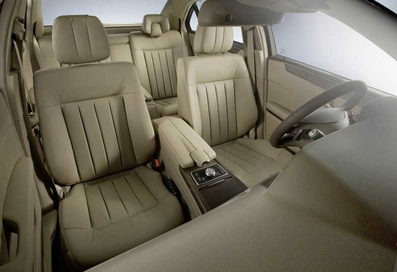 Mercedes Benz E Class E250 CDI Avantgarde Back Seat