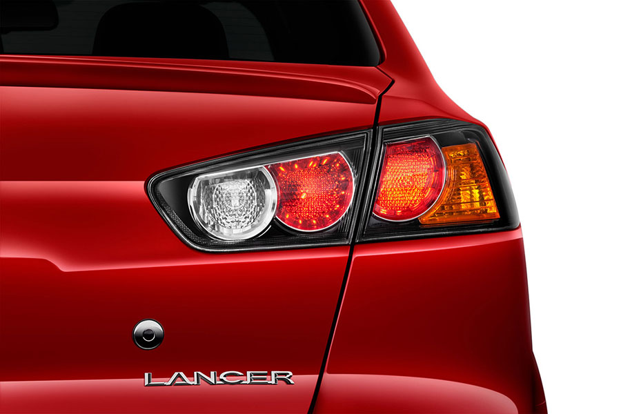 Mitsubishi Lancer SE 2015 BacK Headlight