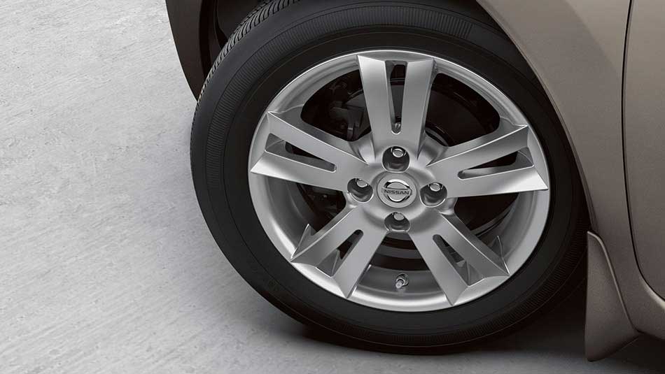2015 Nissan Versa Sedan S Wheel