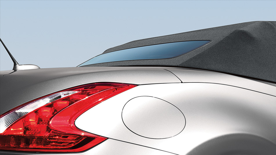 Nissan 370Z 2016 rear light view
