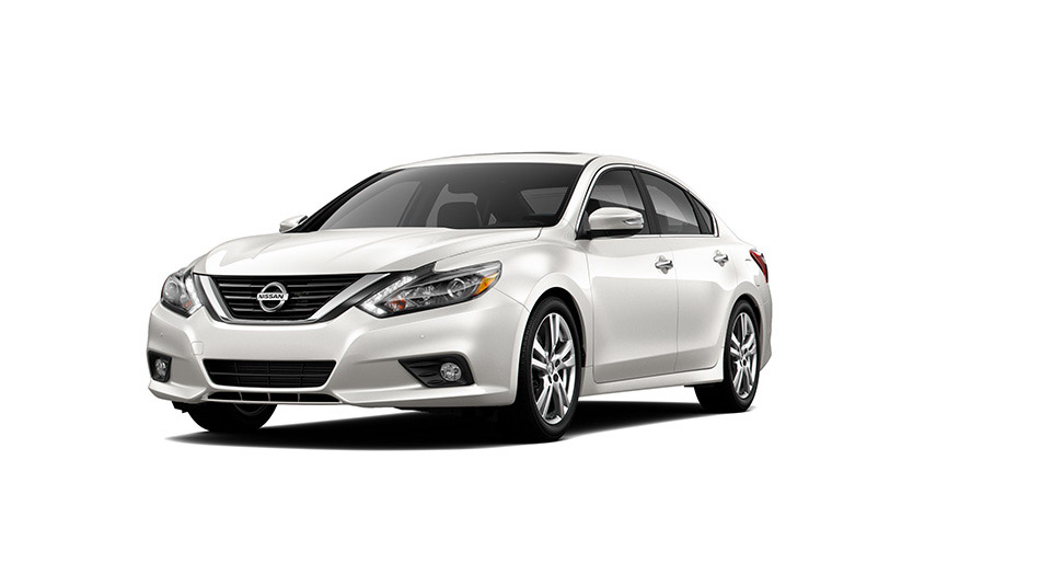 Nissan Altima 2.5 SL 2016 front cross view