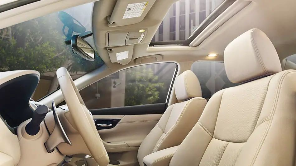 Nissan Altima 2.5 SL 2016 interior front seat view