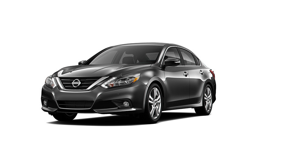 Nissan Altima 2.5 SV 2016 front cross view