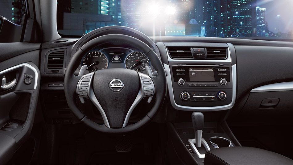 Nissan Altima 3.5 SR 2016 interior front view