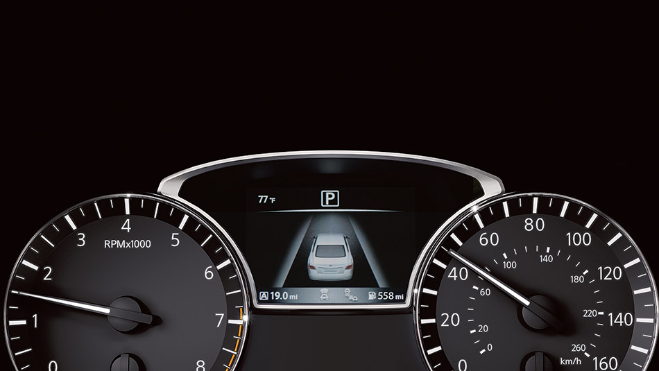 Nissan Altima 3.5 SR 2016 interior speedometer view