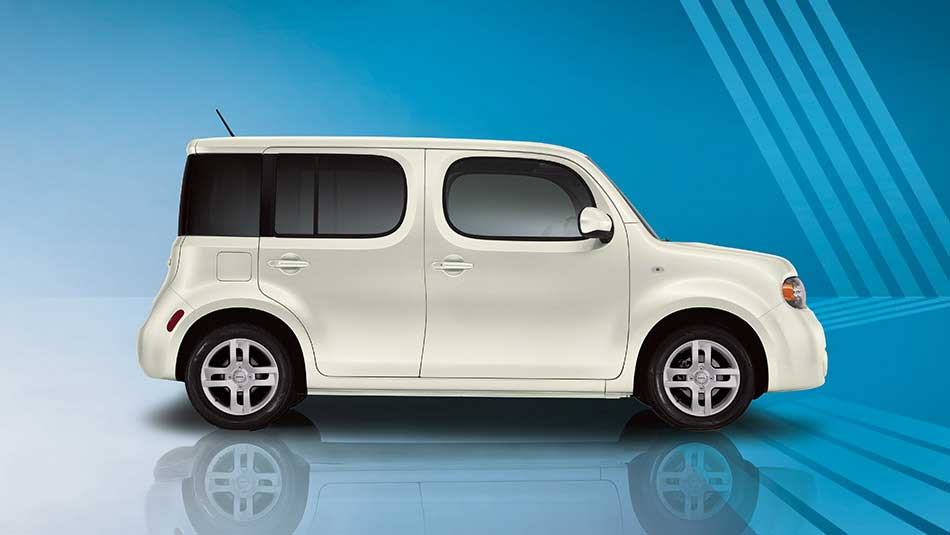 Nissan Cube SL Exterior side view