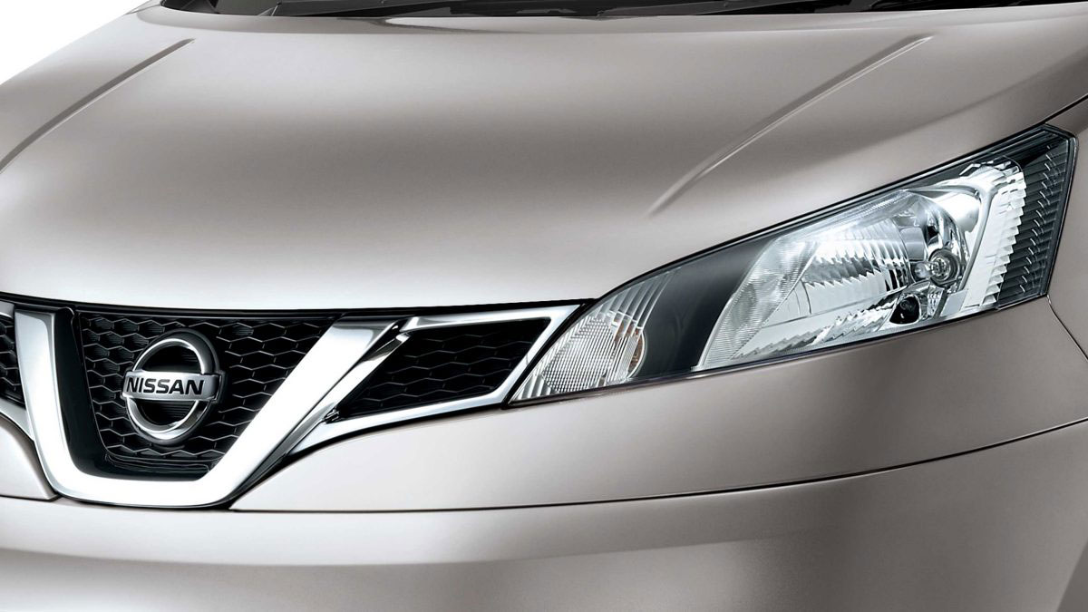 Nissan Evalia XE Front Headlight