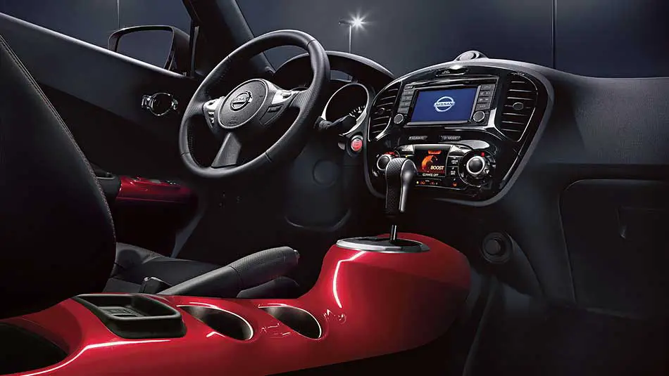 Nissan Juke NISMO FWD Interior steering