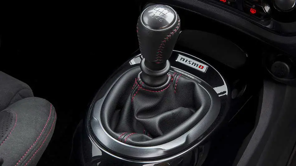 Nissan Juke NISMO FWD Interior transmission