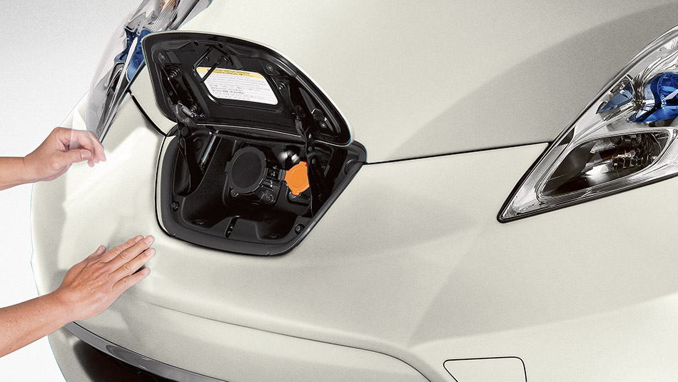 Nissan Leaf S 2016 charging Port view