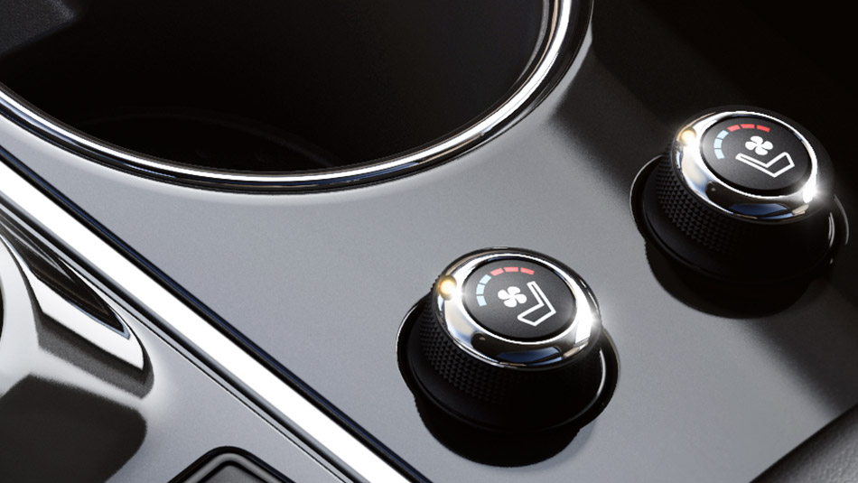 Nissan Maxima SV 2016 interior climate control view