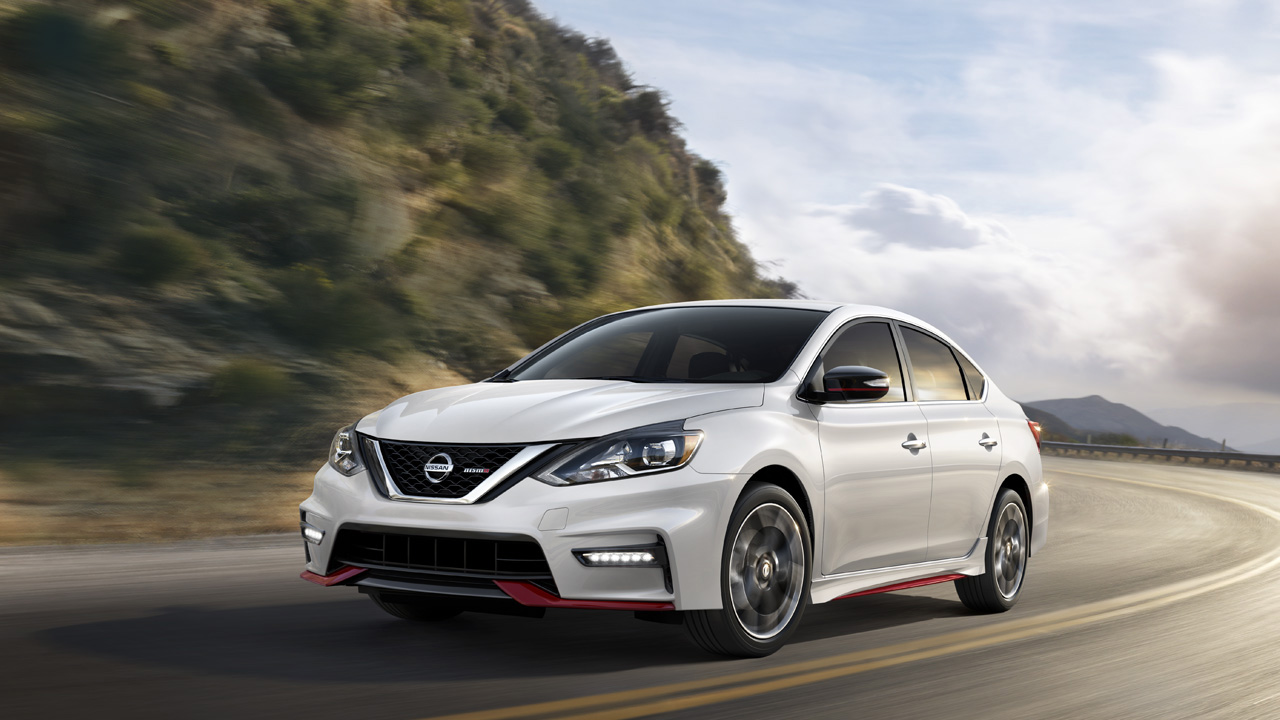 Nissan Sentra Nismo 2017 front cross view