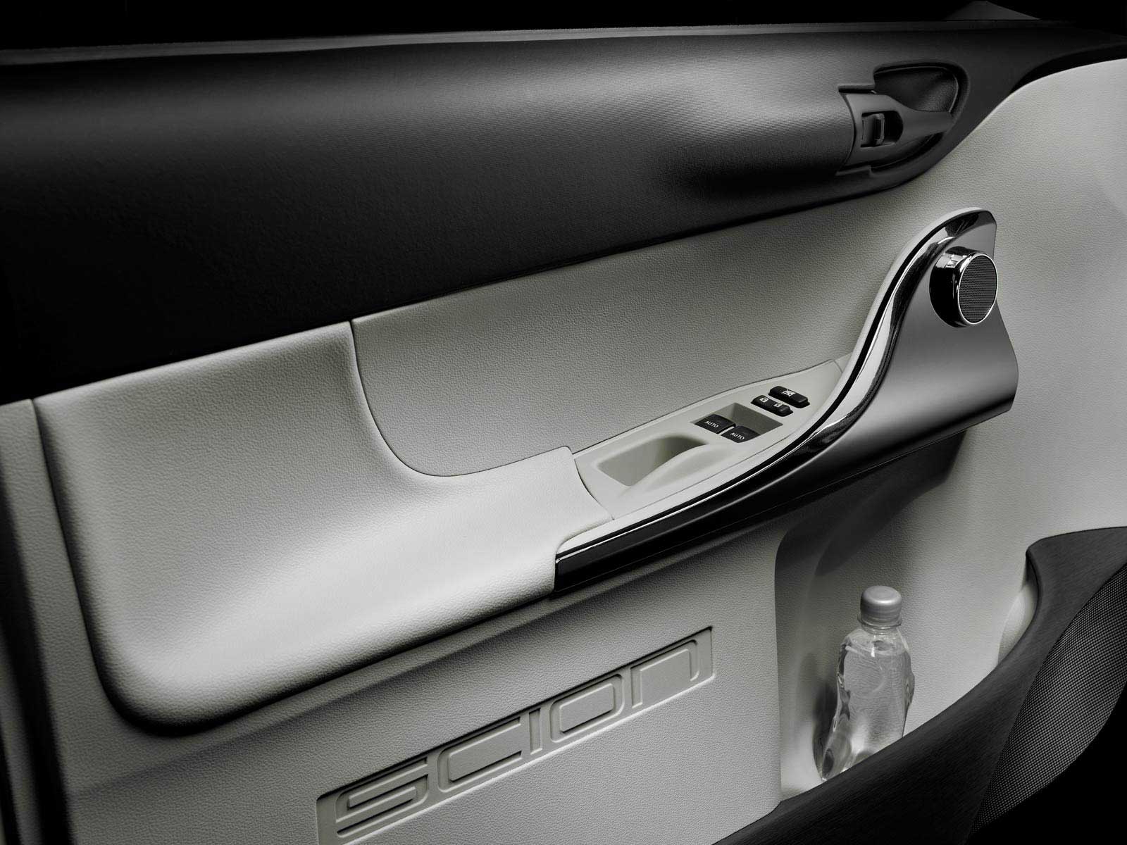Scion iQ Hatchback Interior door panel