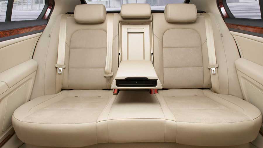 Skoda Superb Ambition 2.0 TDI CR AT Interior rear seats