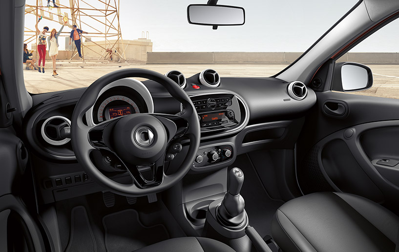 Smart Fortwo Passion Coupe interior front view