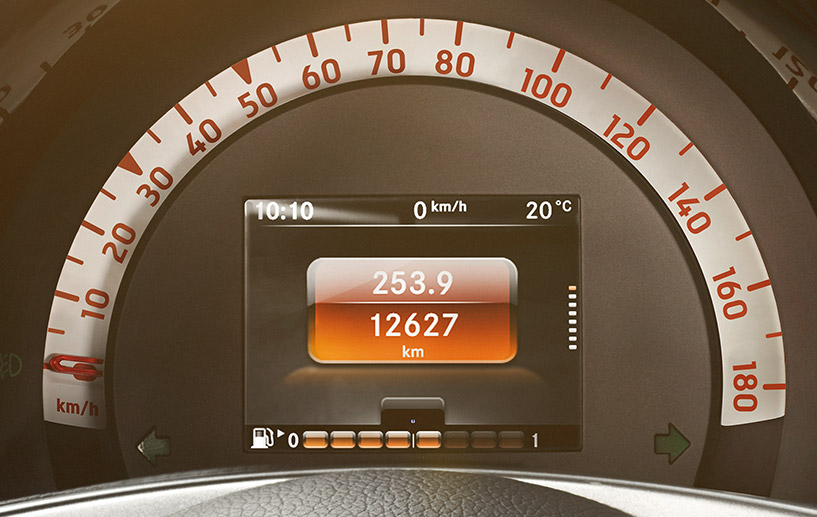 Smart Fortwo Prime Coupe interior speedometer view