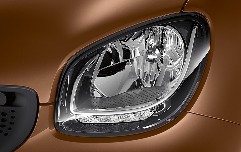 Smart Fortwo Pure Coupe front headlight view