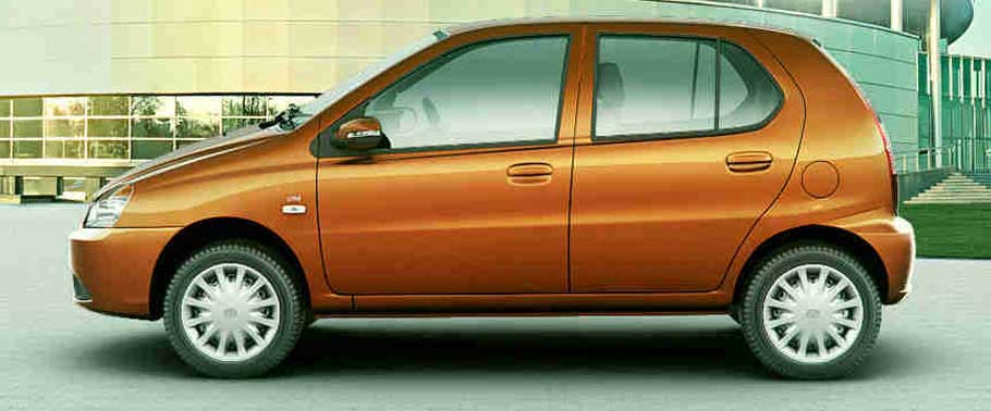 Tata Indica eV2 GLX eMax Exterior side view