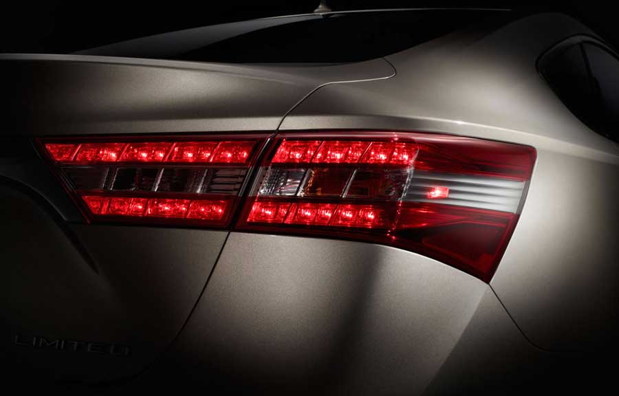 Toyota Avalon XLE Premium Exterior tail light