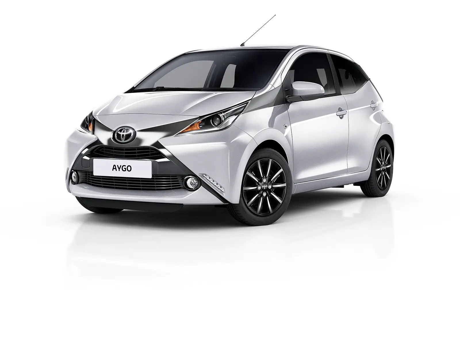 Toyata Aygo X- Clusive 2017 front cross view