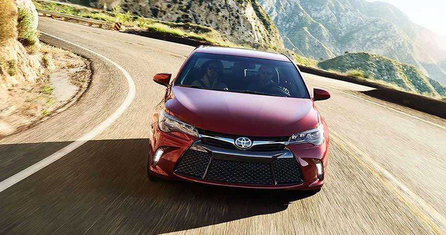 Toyota Camry Hybrid 2015 Road Test