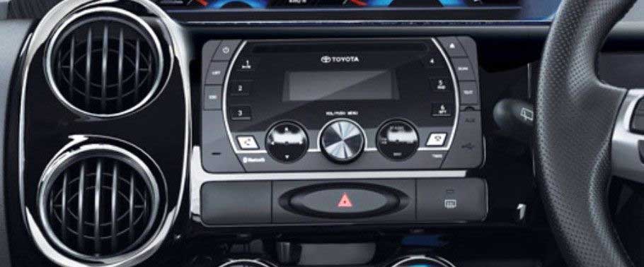 Toyota Etios Cross 1.2 G Interior multimedia