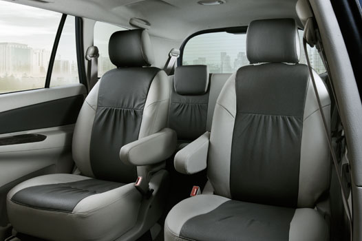 Toyota Innova 2.5 LE 7 Seater BSIII 2014 Seat