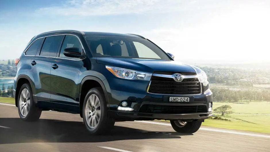 Toyota Kluger AWD Grande Exterior front cross view