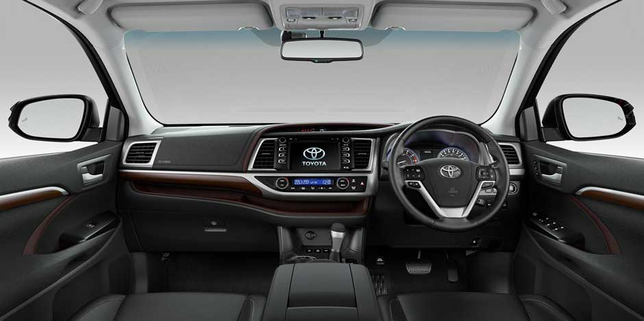 Toyota Kluger AWD Grande Interior front view