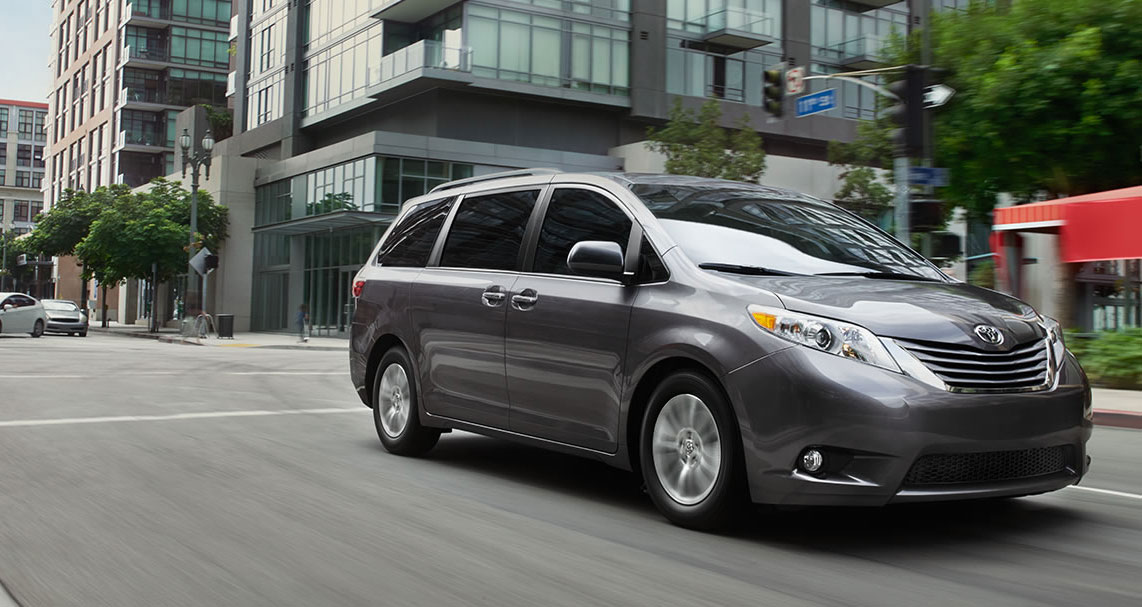 Toyota Sienna LE 2015 Road Test