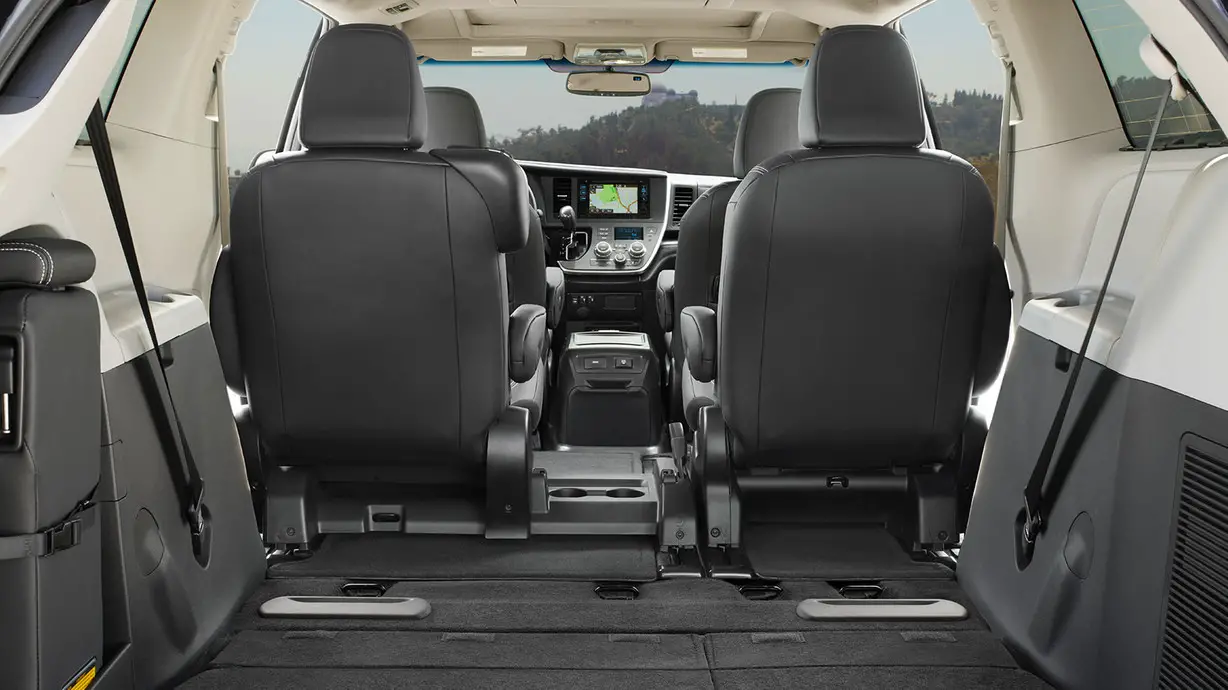 Toyota Sienna SE Premium 2016 interior rear view
