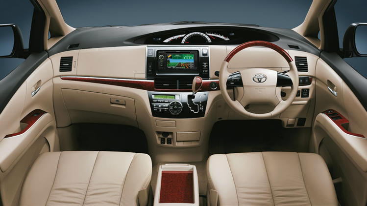 Toyota Tarago Gli interior front dashboard view