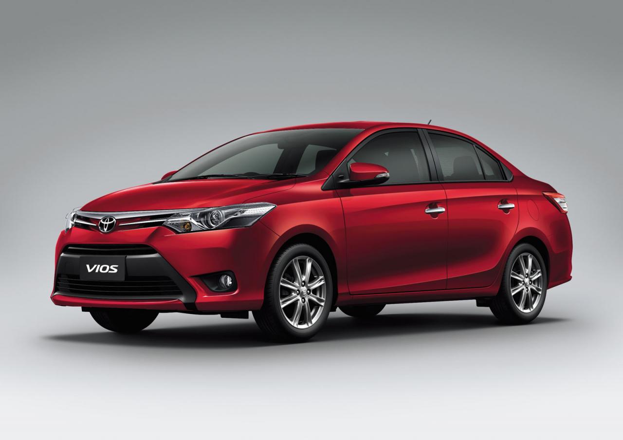 Toyota Vios front cross view