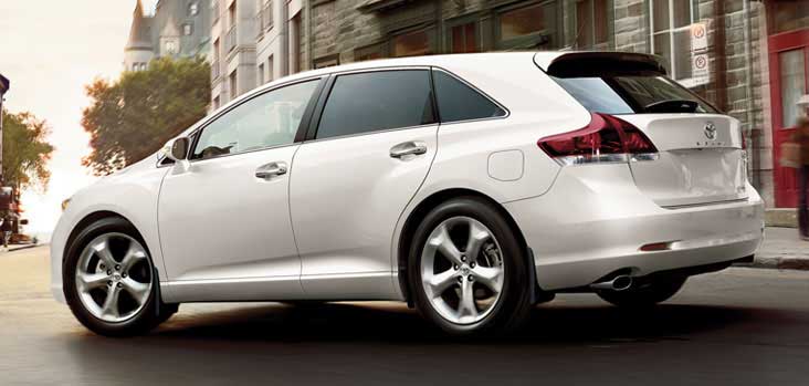 Toyota Venza XLE Exterior side view