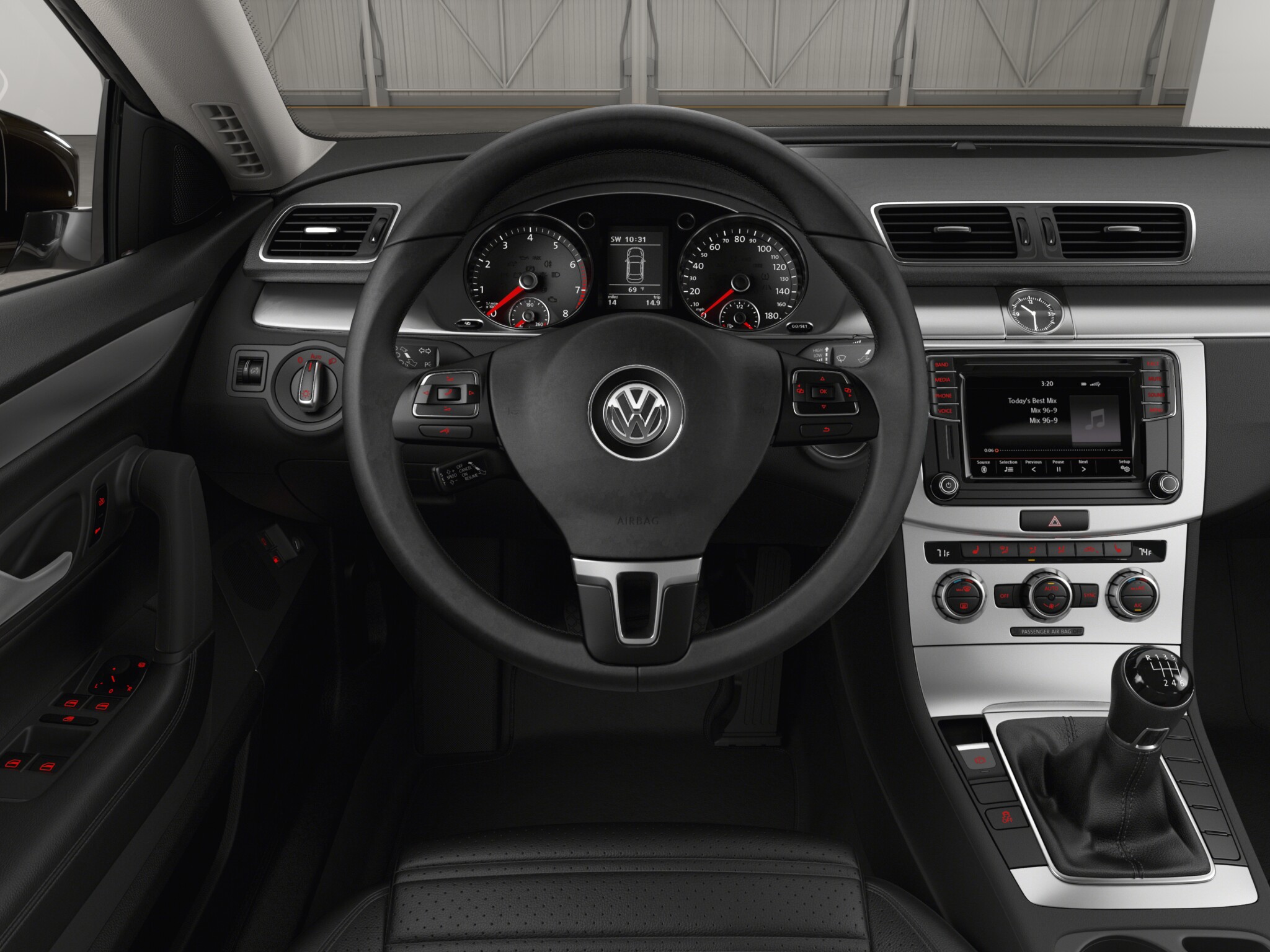 Volkswagen CC V6 Executive 4MOTION interior front view