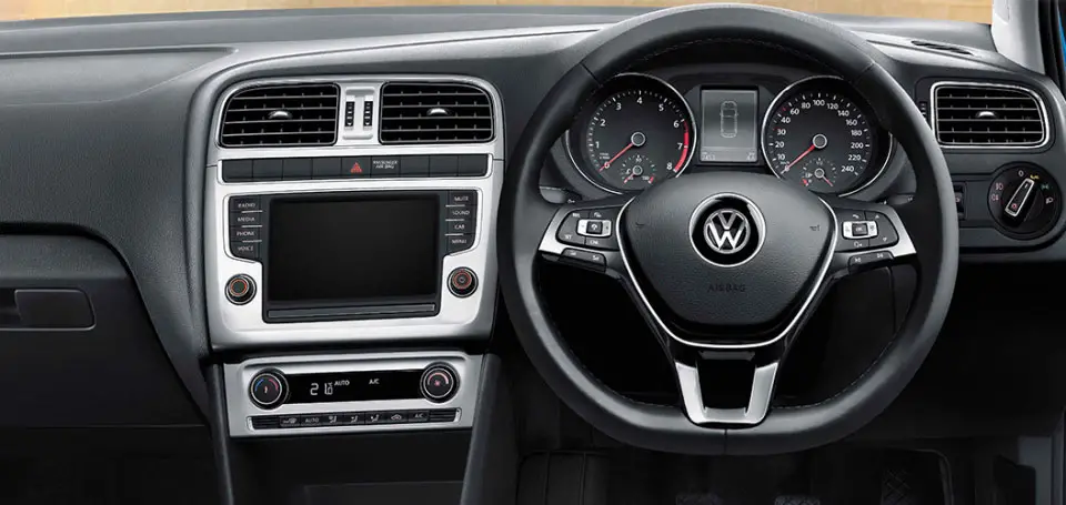 Volkswagen New Polo 1.5 TDI Comfortline Steering