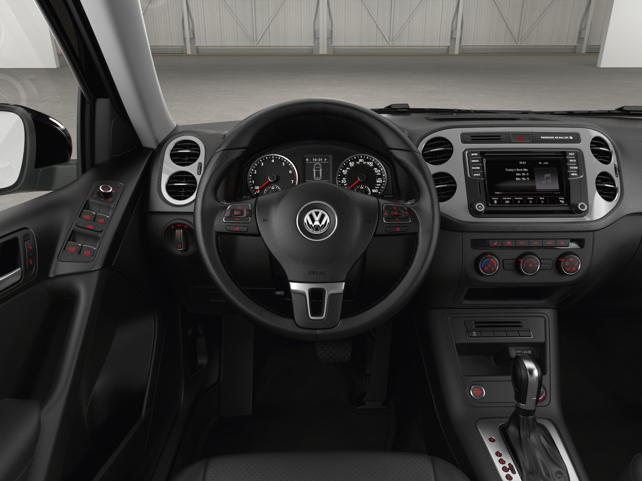 Volkswagen Tiguan Comfortline Diesel interior front Dashboard view
