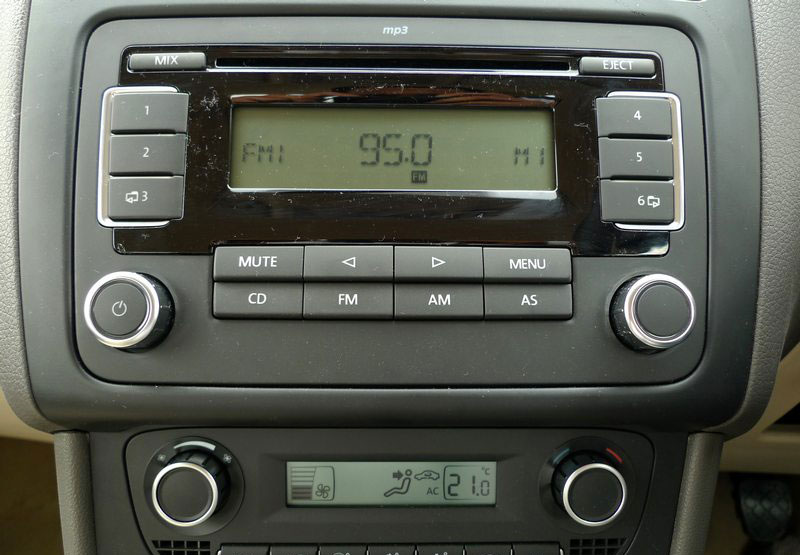 Volkswagen Vento Comfortline Diesel MT MP3 Player View