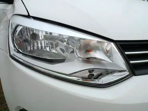 Volkswagen Vento Comfotline Petrol AT Headlight